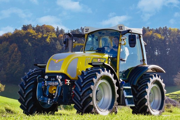 Der Rigitrac SKH150 mit 160 PS ist das Flaggschiff der Schweizer Traktoren-Manufaktur. Bild: Rigitrac