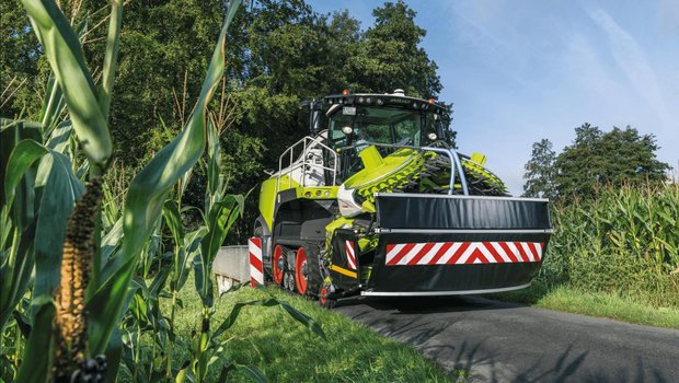 Claas bringt 2021 ein neues ORBIS 900 Maisgebiss mit 3 Meter Transportbreite aufs Feld. (Bild: Claas)