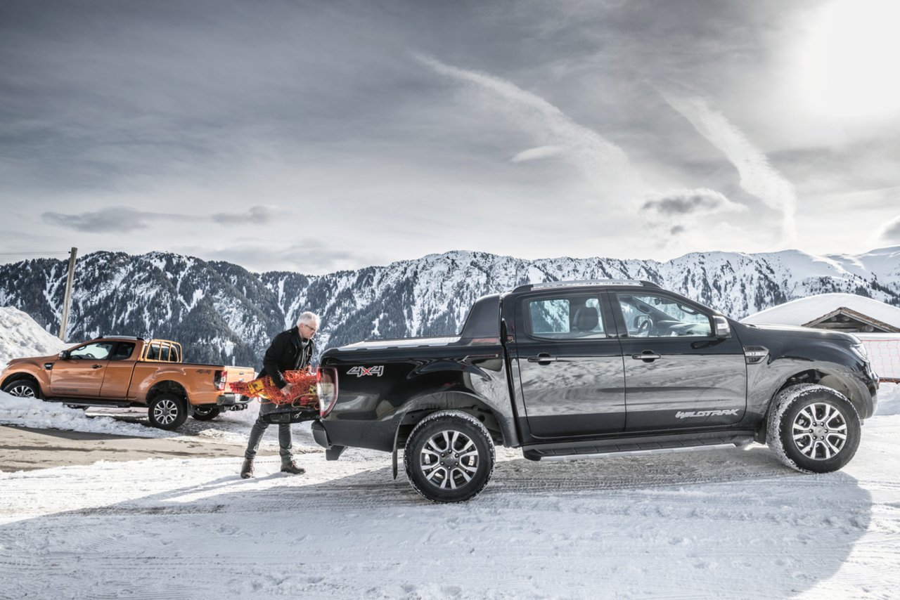 Mit dem Pick-up Ford Ranger Wildtrak unterwegs zum Skilift im Bündner Safiental. Bild: Mattias Nutt