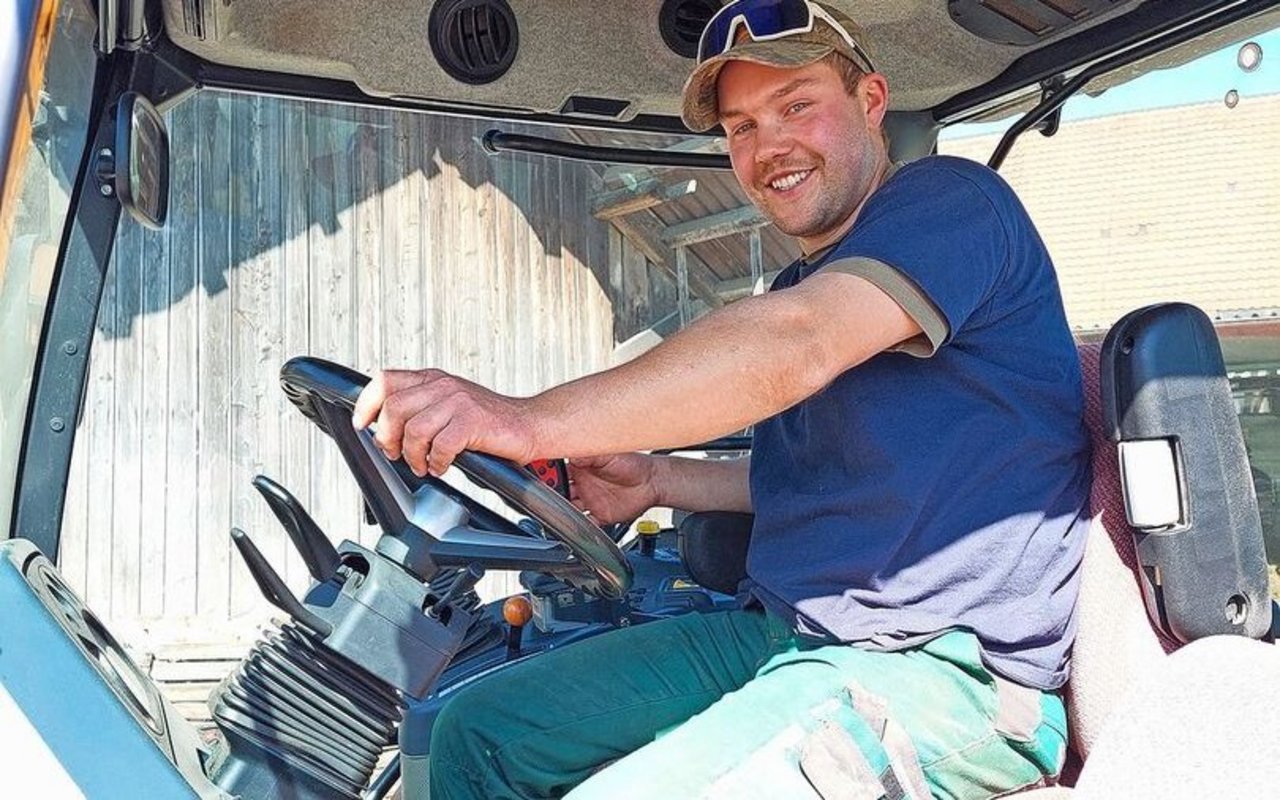 Reto Lehmann konnte mit den Häckselballen seine Traktorstunden fürs Ballentransportieren von 30 auf weniger als 10 Stunden reduzieren. 