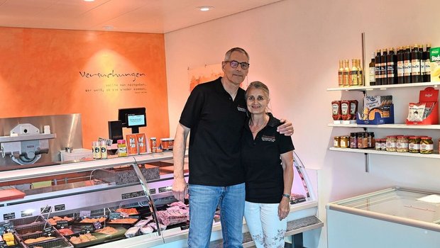 Claudio und Ursula S Claudio und Ursula Stauffer sind stolz auf den Familienbetrieb, den es seit 71 Jahren gibt. Zum 70-jährigen Jubiläum spendeten sie zusammen mit einem Berufskollegen den Schwingfestmuni des Emmentalischen 2024.