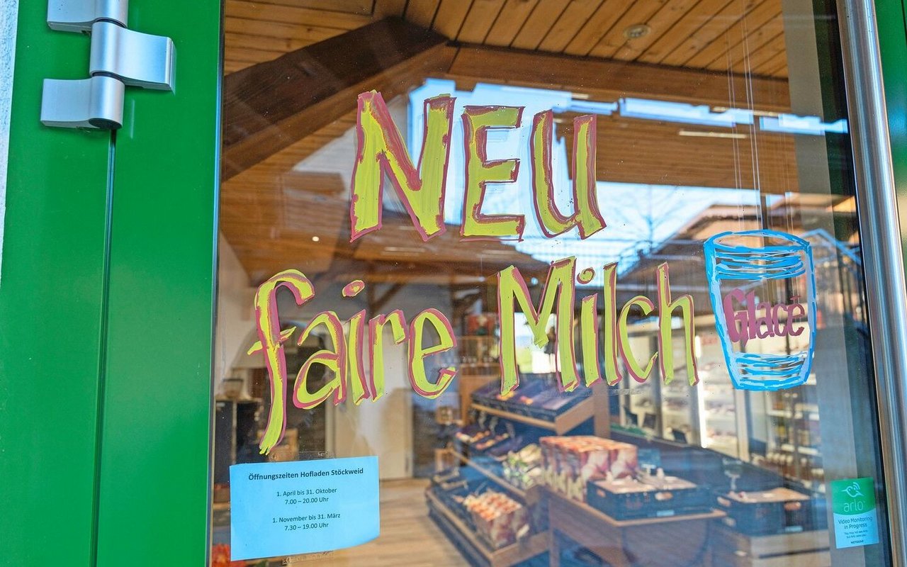 Der Hofladen ist ein wichtiges Standbein der Stöckweid. Viele der Produkte stellt Maya Duperrex auf dem Hof selber her.