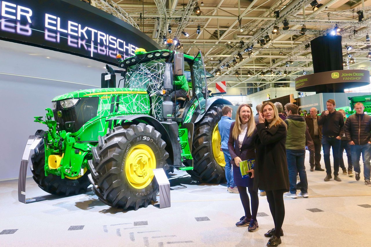 Die Agritechnica 2019 in Hannover mit dem Aussteller John Deere. (Bild: «die grüne» / Jürg Vollmer)
