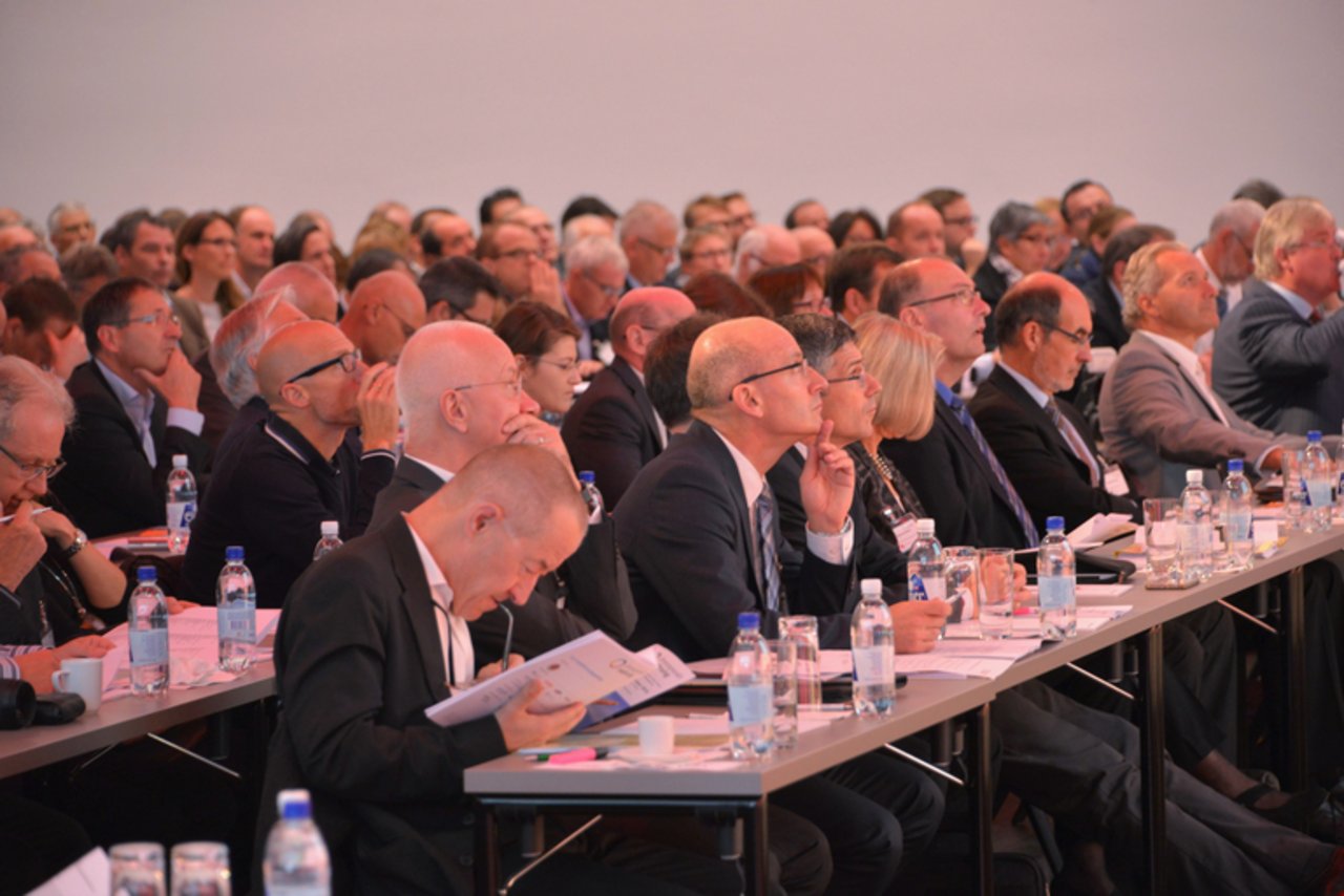 Die hochkarätigen Referenten an der Fachkonferenz lockten zahlreiche Besucherinnen und Besucher an. (Bild Hansjürg Jäger)