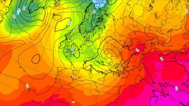 Wetterkarte mit dem Luftdruck auf Meereshöhe (schwarze Linien) vom vergangenen Dienstag zur Mittagszeit: Es befinden sich Tiefdruckgebiete über Nordfrankreich, über Ungarn und dem Golf von Genua. Die Schweiz liegt dazwischen im Sattel. (Quelle ECMWF)