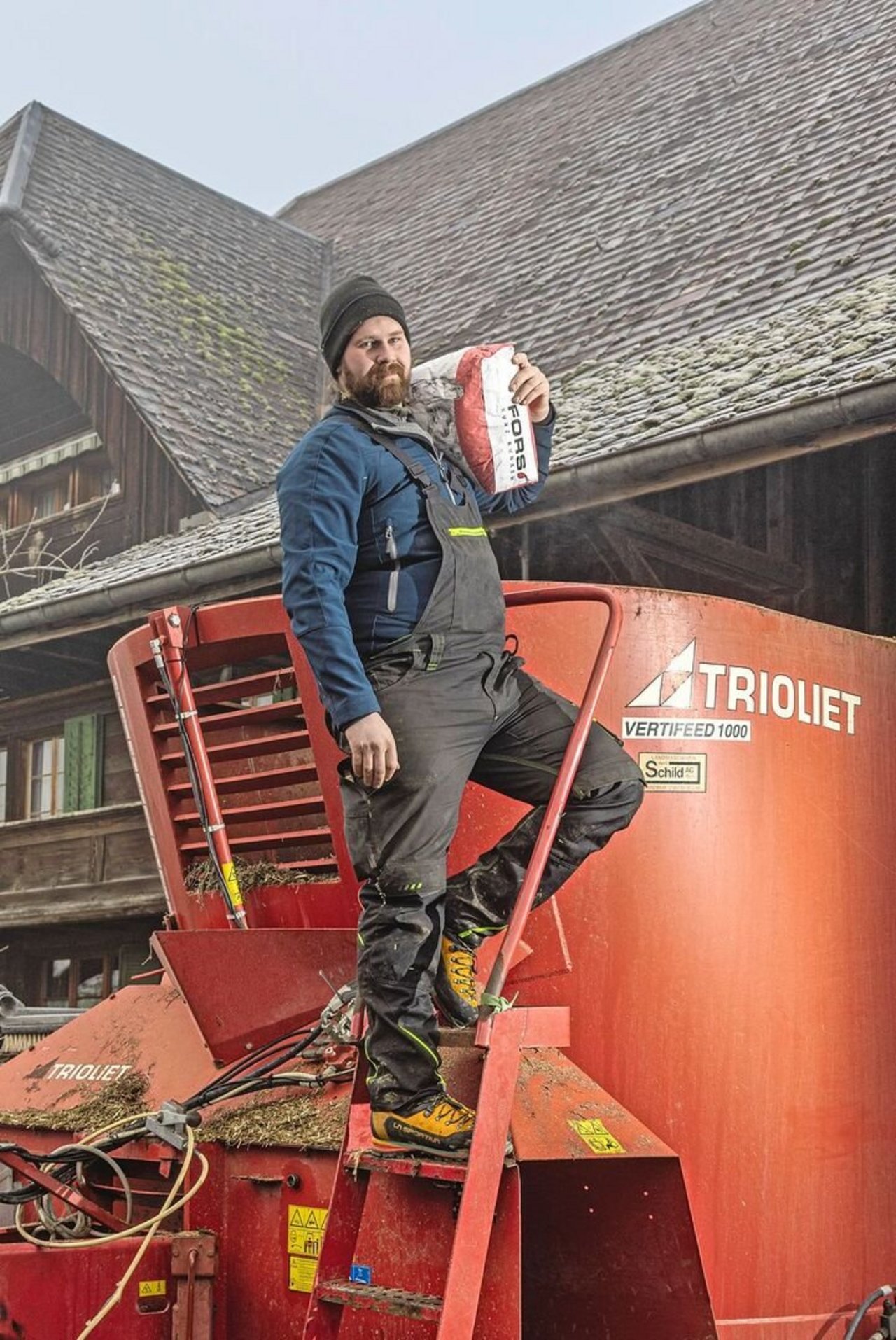 Die Fütterung ist sein Ding: Hannes Kunz hat die Investition in den Futtermischwagen durchgesetzt.