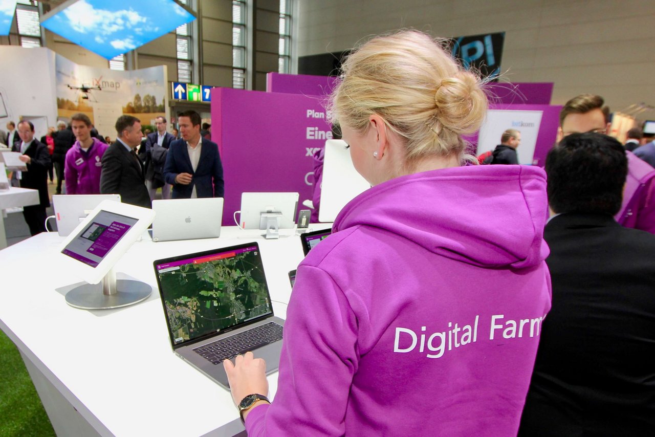 Smart Farming-Demonstration an der Agritechnica 2017. Bild: Jürg Vollmer