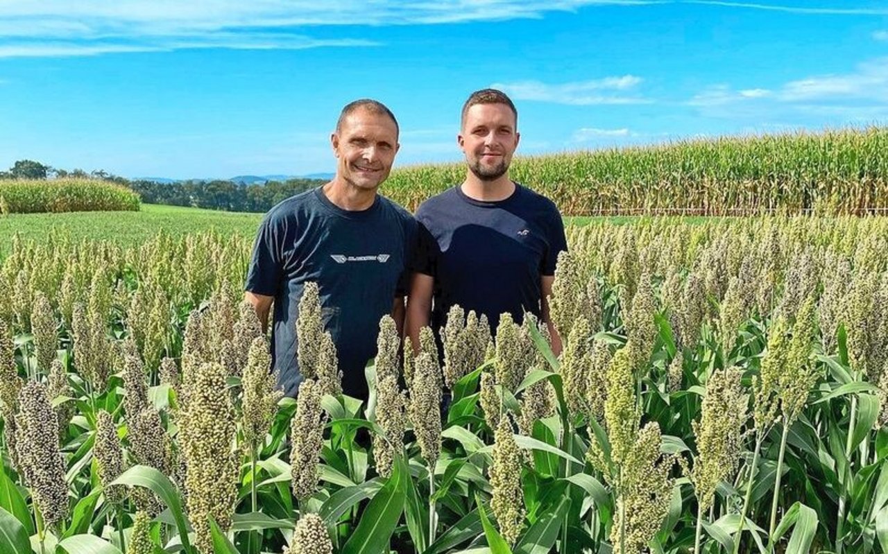 Quentin Francillon bewirtschaftet gemeinsam mit seinem Vater Pascal einen Betrieb in Daillens VD. Ihre Klimaleistungen überprüfen sie mit dem Klimarechner CAP’2ER.  