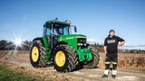 Der John Deere 7810 ist der Traumtraktor von Marc Wüthrich (24) aus Diemerswil BE. (Bild: «die grüne» / Pia Neuenschwander)