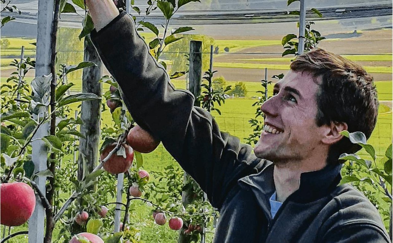Der 21-jährige Gabriel Frei aus Aarau macht seine Zweitausbildung zum Landwirt bei Familie Hübscher aus Bertschikon ZH. (Bild Gabriel Frei)