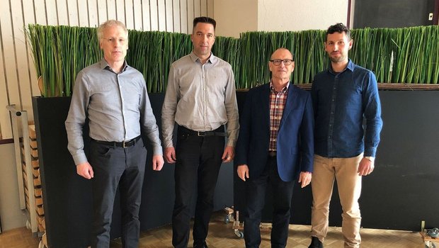 Fritz Gerber und Kilian Zwick vom Verein «Nichts zu melden» mit Bernard Belk und Johannes Hunkeler vom Bundesamt für Landwirtschaft (BLW). 