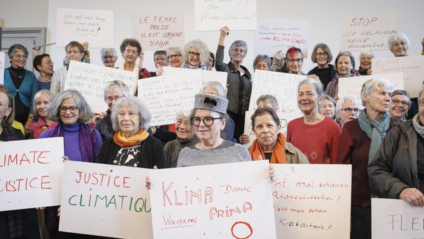 Vor allem ältere Frauen seien aus physiologischen Gründen einem viel höheren Risiko hitzebedingter Gesundheitsschäden ausgesetzt, sagen die Klimaseniorinnen.(Bild Klimaseniorinnen.ch)
