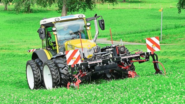 Doppelmessermähwerke sind leichter, haben einen tieferen Kraftbedarf und schonen zudem noch Amphibien und Insekten.