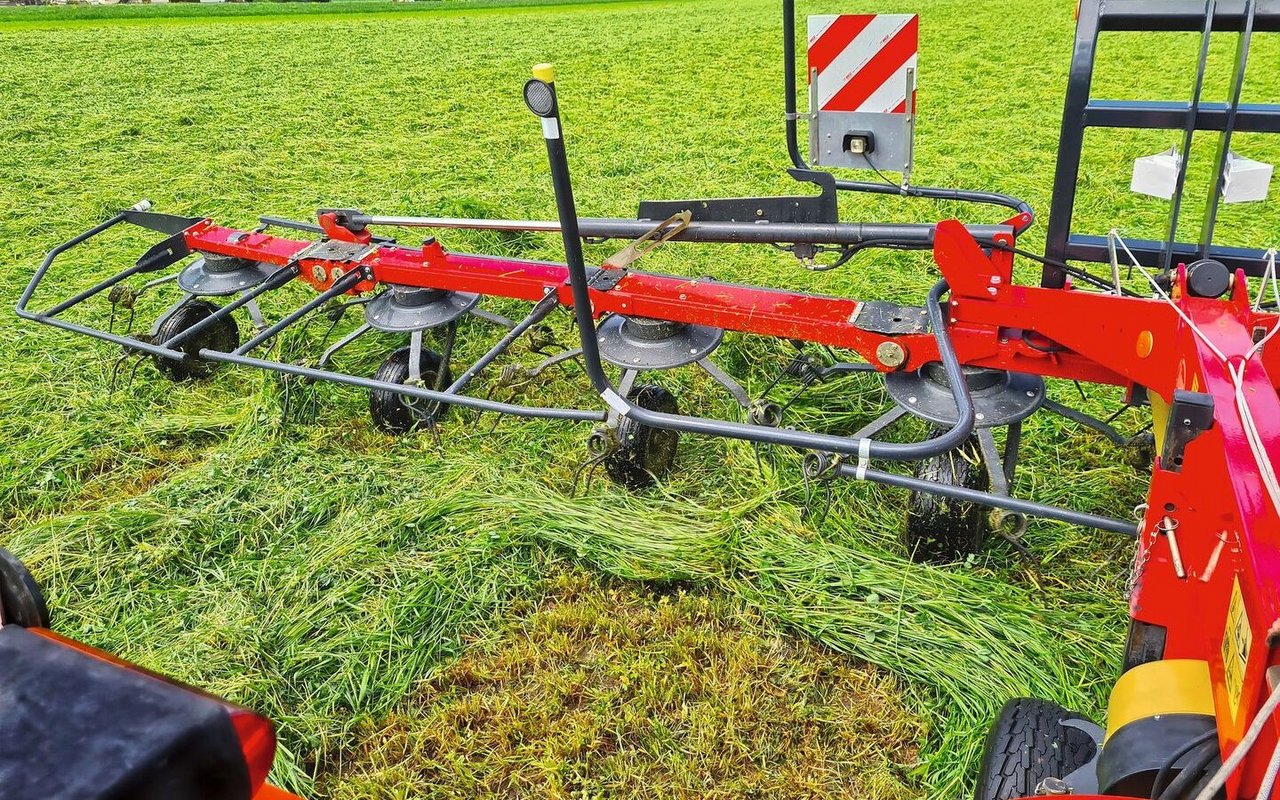 Futterbaumaschinen müssen vor der Saison gut inspiziert und Defekte behoben werden. So kann einem möglichen Maschinenausfall vorgebeugt werden.