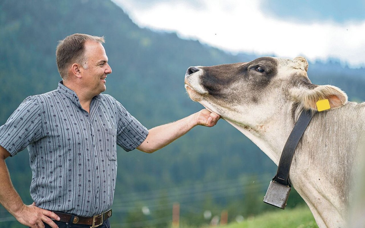 Marcel Dettling sieht im Rahmenabkommen mit der EU eine immense Gefahr für die Schweizer Tierhaltung.
