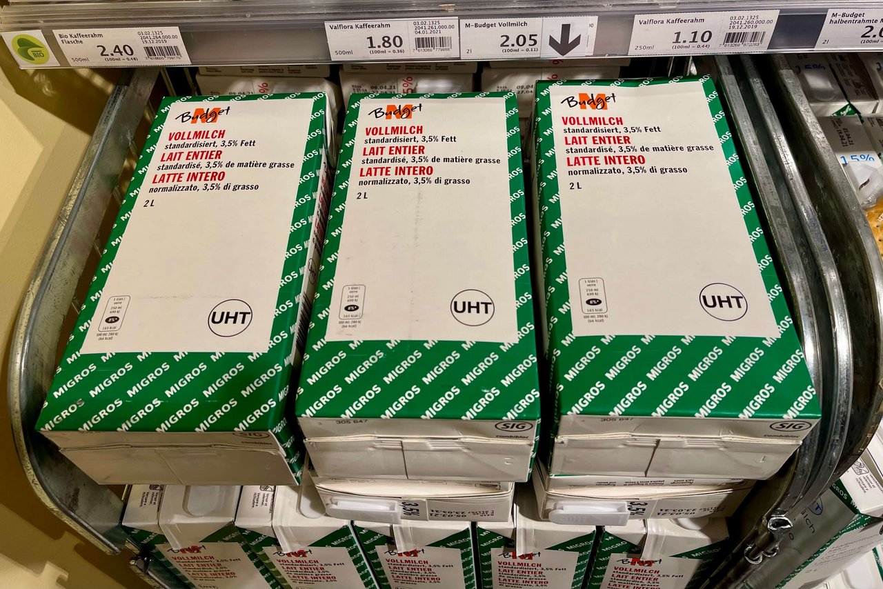 Migros Budget-Vollmilch für 1 Franken pro Liter. (Bild «die grüne» / Jürg Vollmer)