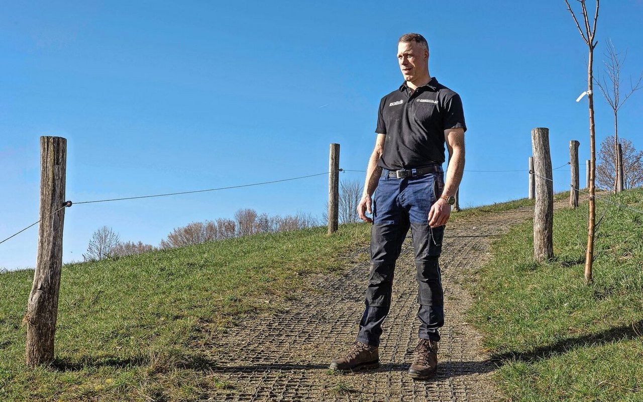 Matthias Sempach ist eine gute Zauntechnik wichtig. Dazu gehören auch stabile Auftriebswege und langlebige Zaunpfosten. 
