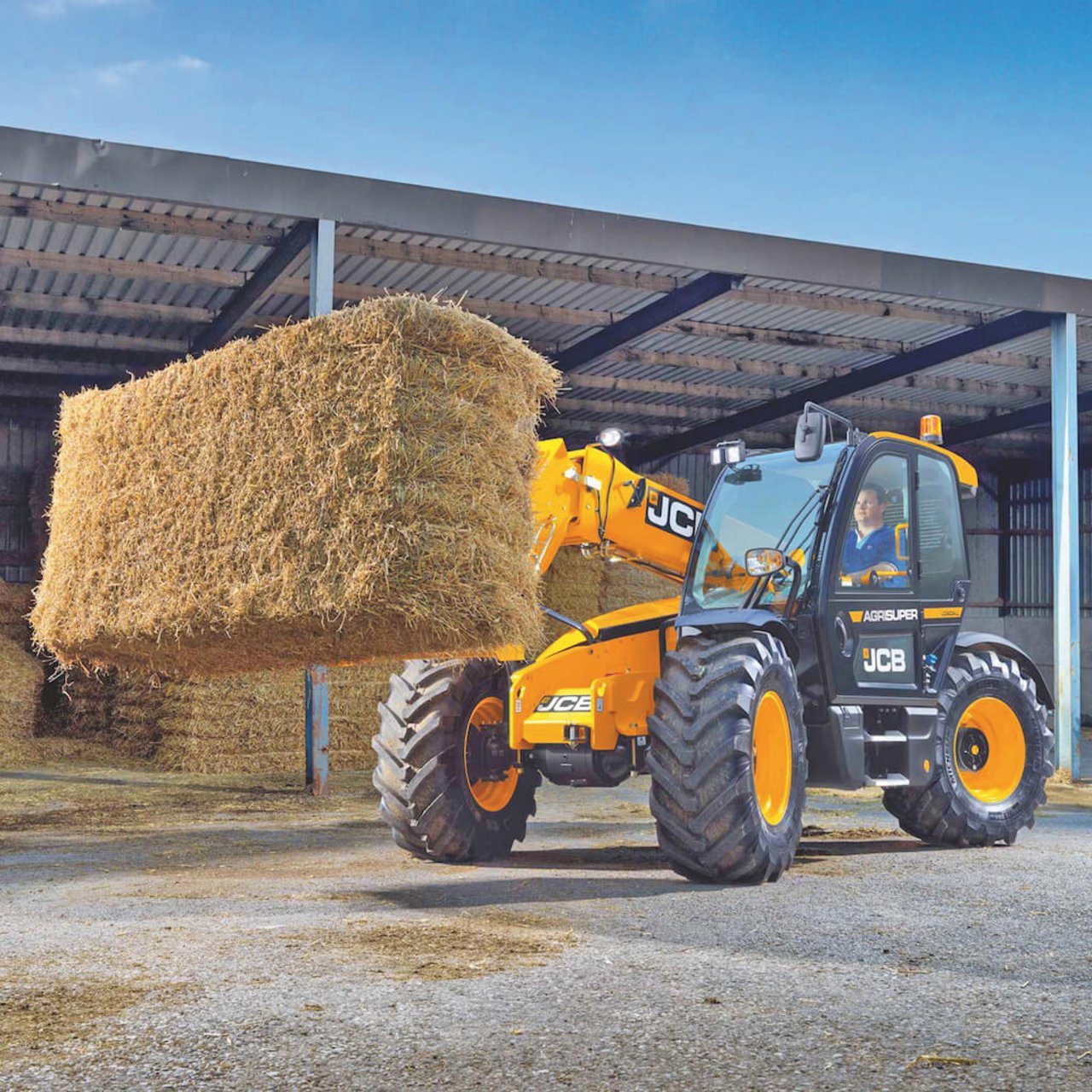 Die neue Teleskoplader-Serie von JCB verfügt über eine leisere Kabine mit einer verbesserten Übersicht. Bild: zVg