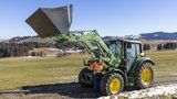 Gruene Traumtraktor

Tobias Kälin  Einsiedeln mit seinem John Deere



© Gian Vaitl  (Bild: «die grüne» / Gian Vaitl)