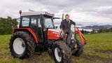 Der Steyr 975 M ist der Traumtraktor von Brian Blattmann. (Bild: «die grüne» / Gian Vaitl)