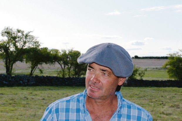 «Ich hoffe, dass es aufwärts geht in Uruguay und ich wieder investieren kann.»Joaquin Stirling ist Hereford-Züchter, Milchbauer und Schafzüchter auf dem Betrieb Rincon de Francia, in Young, Uruguay.
