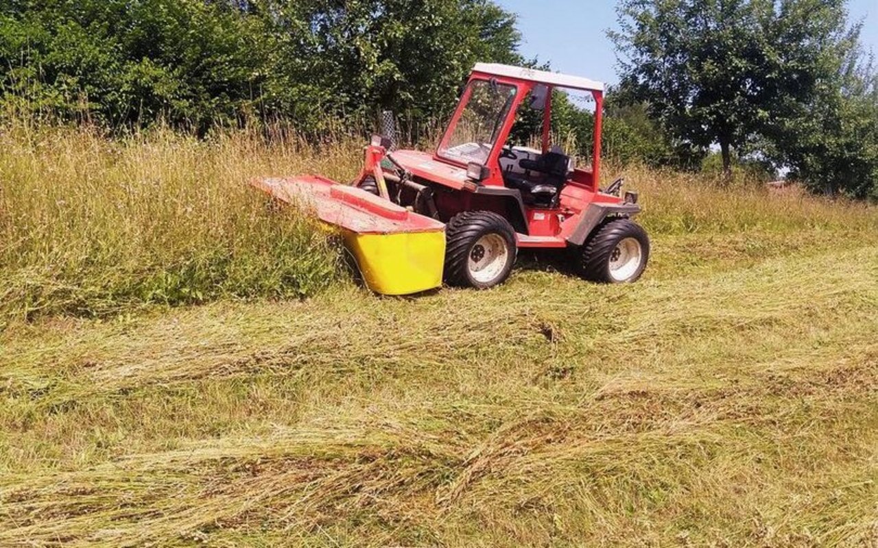 Bei den Ökoflächen wird ein Mäher ohne Aufbereiter verwendet.