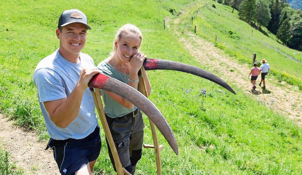 Josef und Sibylle Bader (unten rechts) haben gut fürs Alter vorgesorgt. So können sie den Betrieb sorglos an die nächste Generation weitergeben.