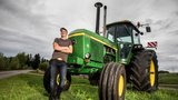 Der John Deere 4430 ist der Traumtraktor von Tim Flury aus Aesch SO. (Bild: «die grüne» / Pia Neuenschwander)