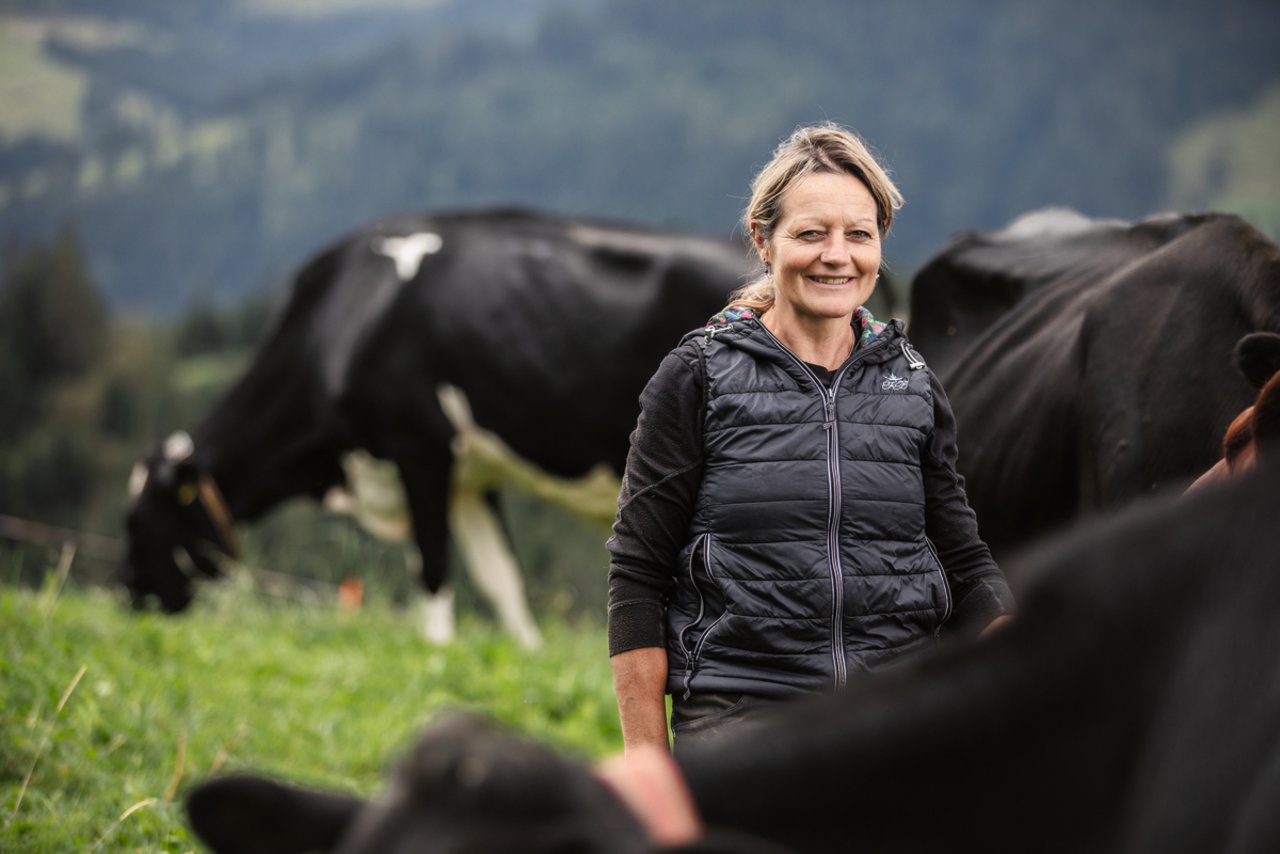 Anna Neuenschwander, 50, Hohgant Ranch, Schangnau BE: Die Landwirtin züchtet Kühe, Pferde, Hunde und Katzen. Der Betrieb ist klein, deshalb möchte sie ihn mit einer Alp vergrössern. Bild: Pia Neuenschwander