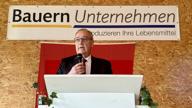 Bundesrat Guy Parmelin am Rednerpult.