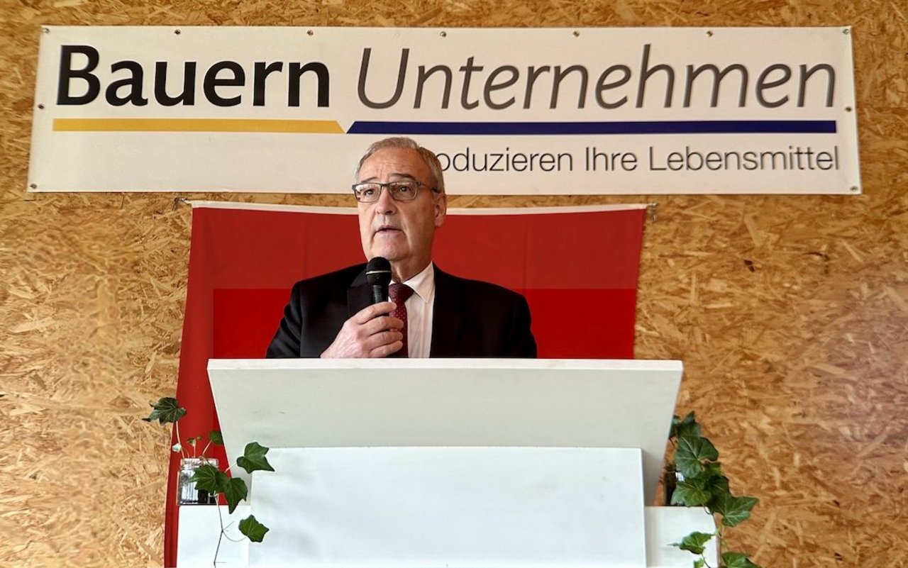 Bundesrat Guy Parmelin am Rednerpult.