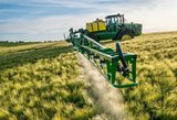 Feldspritze John Deere R4040i zum Austragen von Pflanzenschutzmitteln. Bild: zVg 