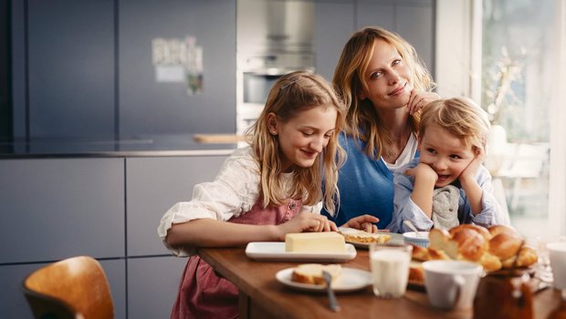 Sarina Arnold wirbt aktuell mit ihren Kindern Felice (12) und Lean (4) für Schweizer Butter. Sie soll auch in Zukunft als Botschafterin für Swissmilk zum Einsatz kommen. (Bild Per Kasch)