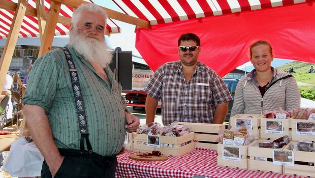 Bauernmarkt von Alpina Vera auf dem Klausenpass UR. Bild: Jürg Vollmer