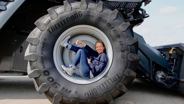 Der Trelleborg TM900 Landwirtschaftsreifen an einem Fendt-Mähdrescher. Bild: «die grüne» / Jürg Vollmer