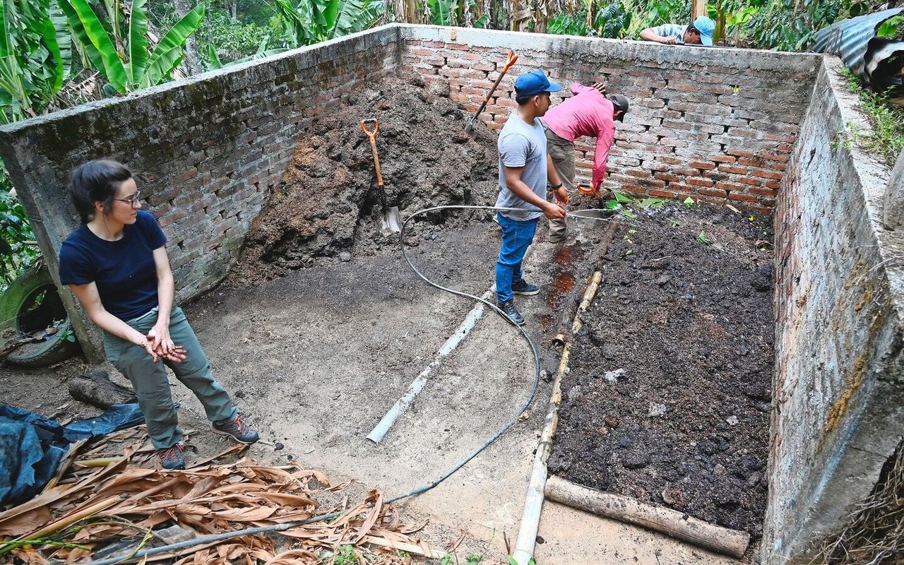 Im Feldversuch in Nicaragua arbeiten ProduzentInnen und HAFL-Forschende zusammen.
