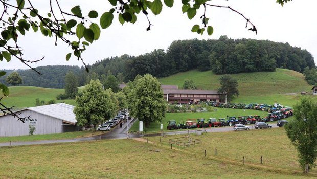 An der Liebegg-Schlussfeier darf jeweils ein Traktoren-Korso nicht fehlen. Bild: BauZ