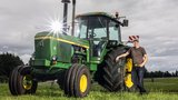 Der John Deere 4430 ist der Traumtraktor von Tim Flury aus Aesch SO. (Bild: «die grüne» / Pia Neuenschwander)