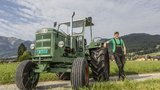 Jan Kropf, Landwirt aus Wattenwil BE, sammelt Bührer-Traktoren. (Bild: «die grüne» / Pia Neuenschwander)