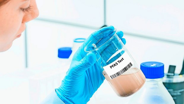 PFAS gelangen auf verschiedene Weise in die Landwirtschaft und belasten die Böden stark.