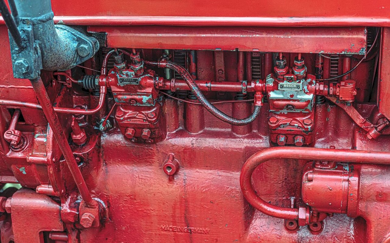 Dank des modularen Aufbaus der Motoren können diese leicht gewartet werden. Hier sind beim Vierzylindermotor zwei Doppeleinspritzpumpen miteinander kombiniert.