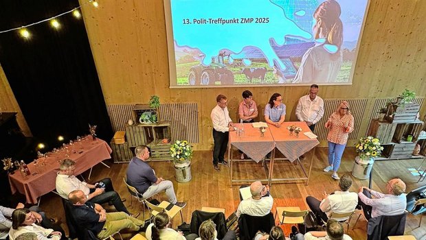 Am Polittreffpunkt der ZMP diskutierten (v. l.) Regierungsrat Stefan Müller, Nationalrätin Ursula Zybach, Kantonsrätin Laura Spring und Thomas Grüter, moderiert von Sonja Hasler. 