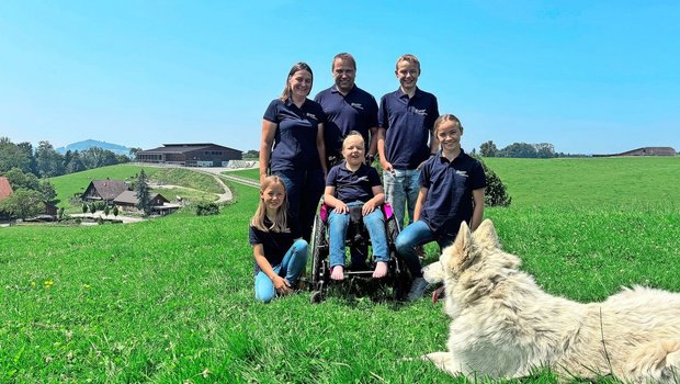 Am ersten Augustwochende laden Monja und Ernst Brunner mit ihren Kindern Ernst, Samira, Angelina und Selina auf ihren Milchviehbetrieb in Niederwil St.Gallen ein.  
