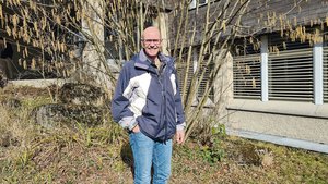 Edi Müller berät im Kanton Zürich Landwirte zum Gewässerschutz.
