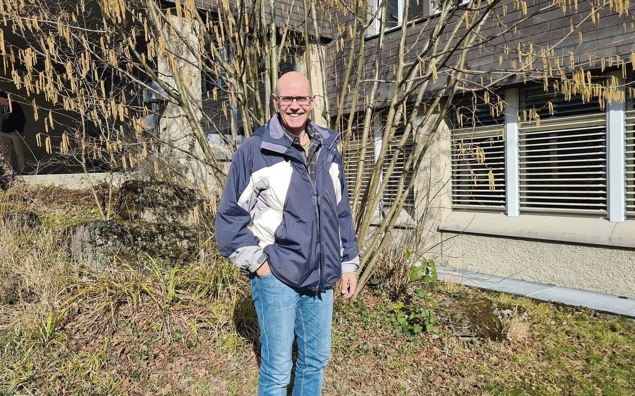 Edi Müller berät im Kanton Zürich Landwirte zum Gewässerschutz.