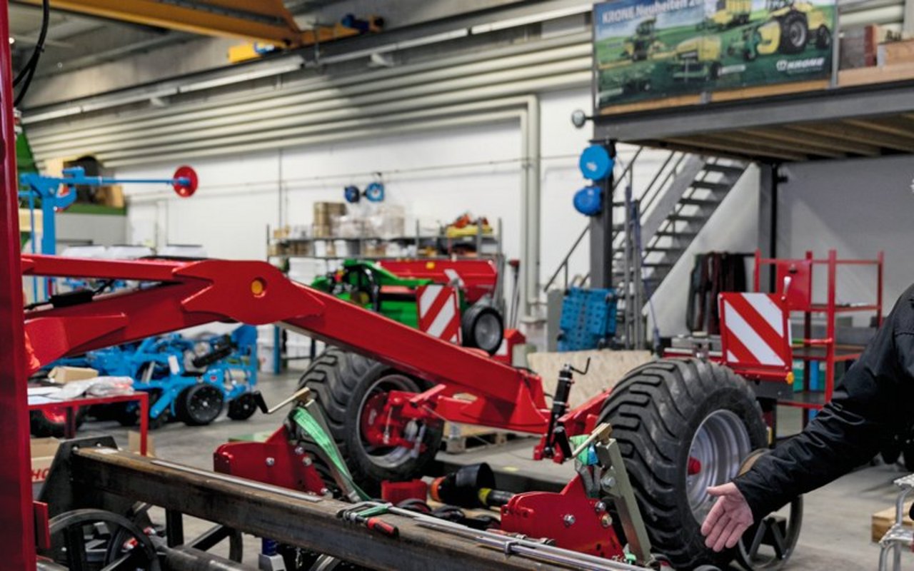 Dank schlauen Tüftlern und Entwicklern ändert die Agrar Landtechnik eine Säkombination von Horsch nach einem speziellen Kundenwunsch ab. Bild: Mareycke Frehner