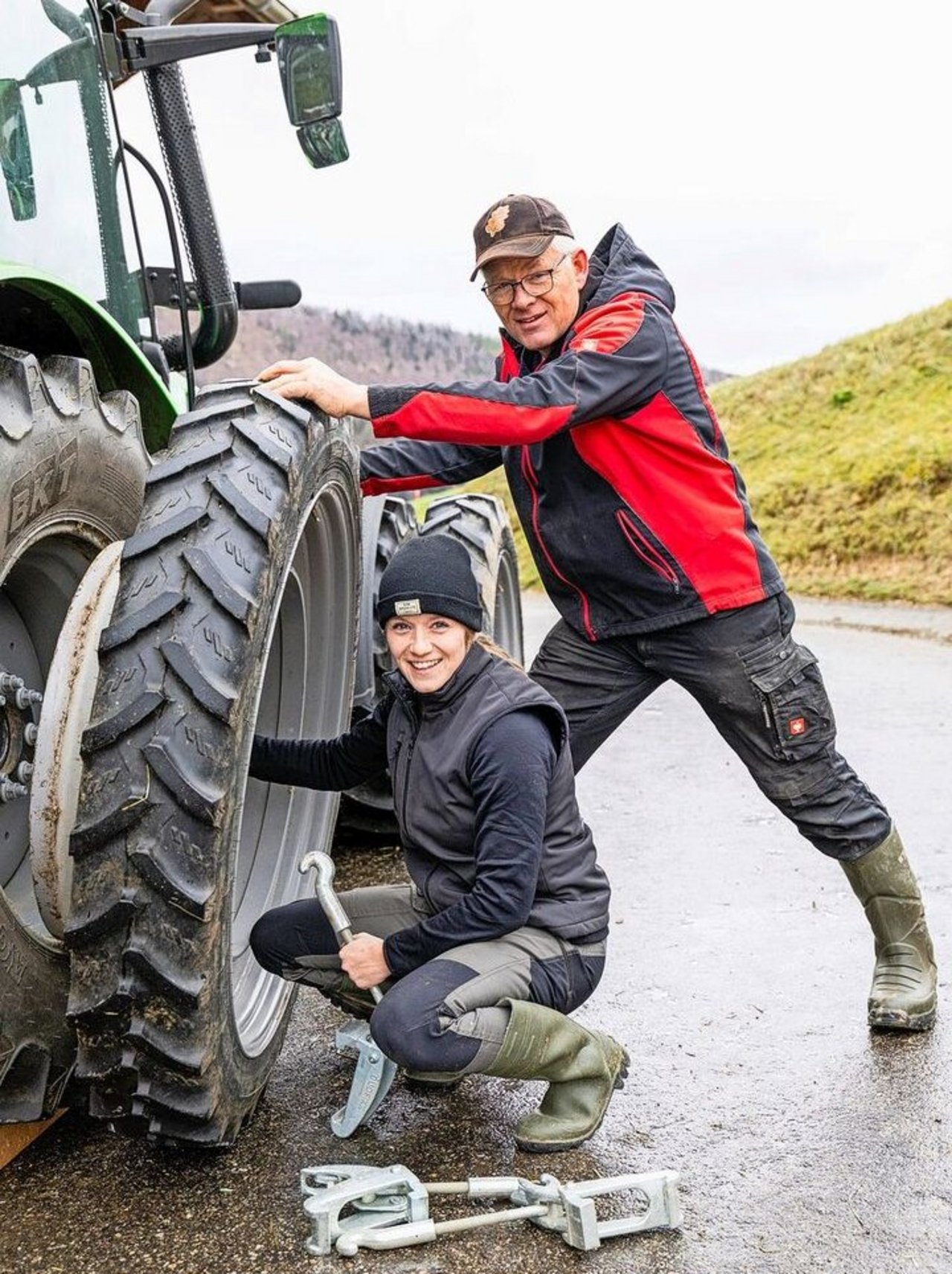 Liliane Bader möchte alle Arbeiten auf dem Hof durchführen können. Ihre Eltern stehen ihr dabei mit Rat und Tat zur Seite. 
