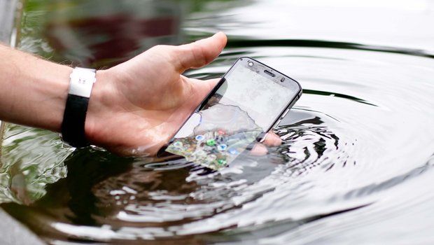Das CAT S52 Rugged Smartphone ist unzerstörbar. Bild: «die grüne» / Martina Rüegger