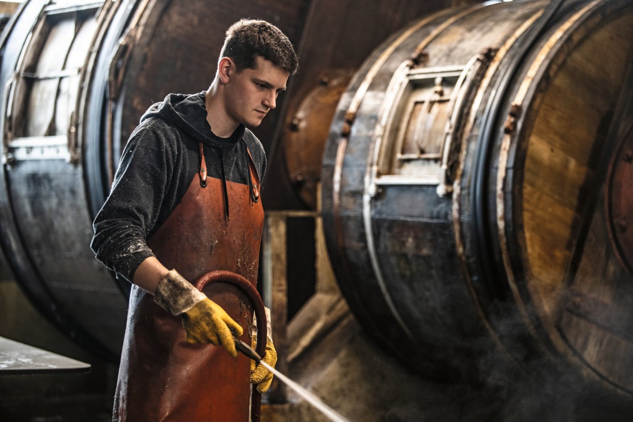 Julian Krötz hat 2018 die Ausbildung zum Gerbermeister abgeschlossen. Bild: Pia Neuenschwander