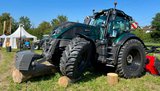 Valtra kann aber auch grosse Traktoren. Der Valtra Q305 zeigt es an der «AgriEmotion» Freiland-Ausstellung der GVS Agrar Gruppe schon im Namen: Mit 305 PS ist der Gross-Traktor ein starker Partner im Wald. (Bild: «die grüne» / Jürg Vollmer)